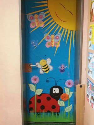 Decoracion puertas clase (3)